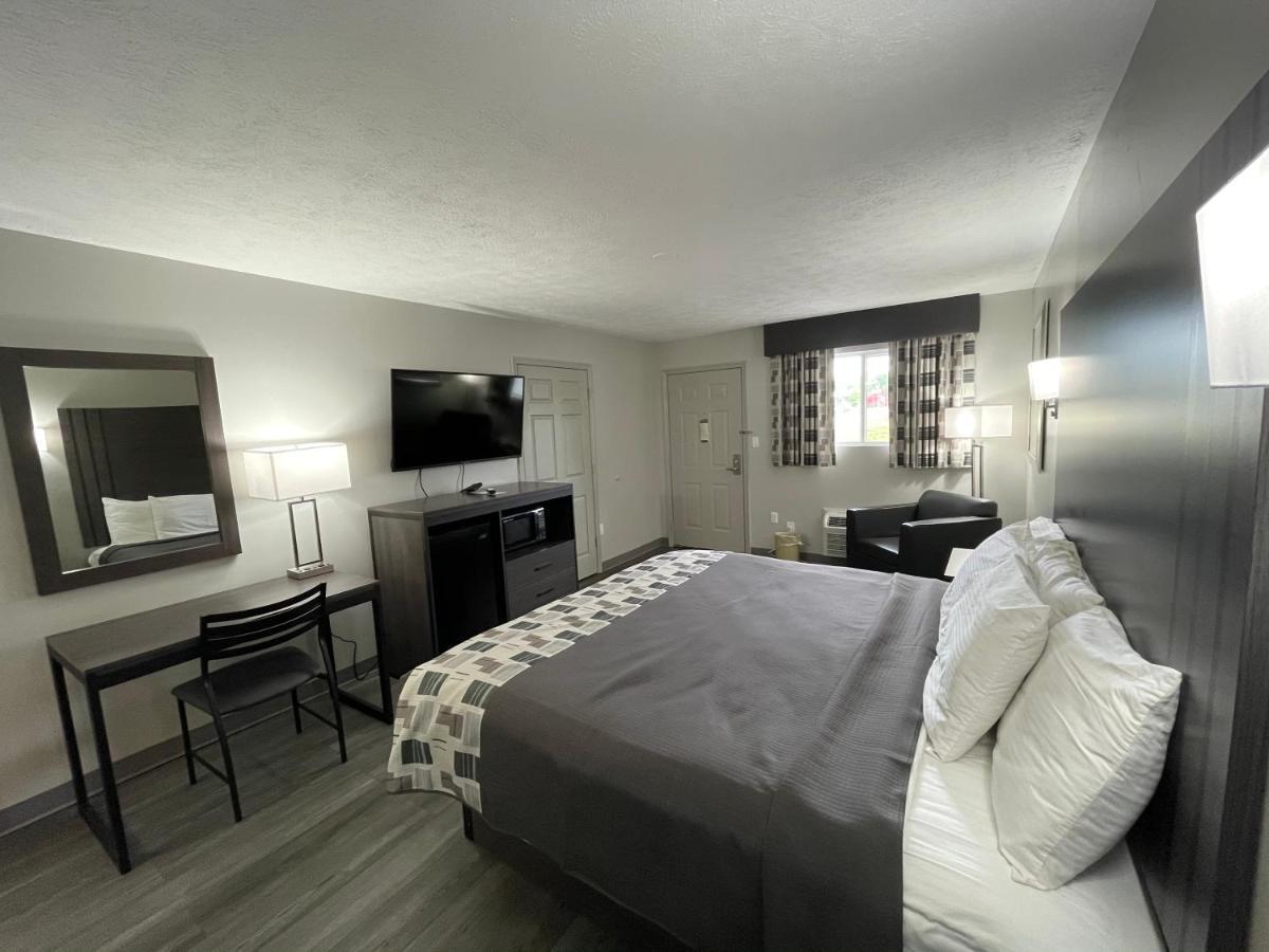Embassy Inn - Hohenwald Bagian luar foto